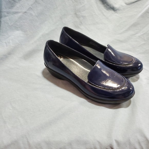 Dansko Women's Shiny Blue Flats - Picture 2 of 6